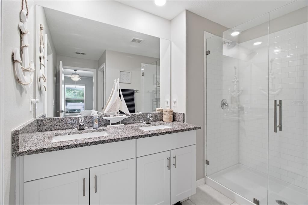 For Sale: $319,900 (3 beds, 2 baths, 1451 Square Feet)