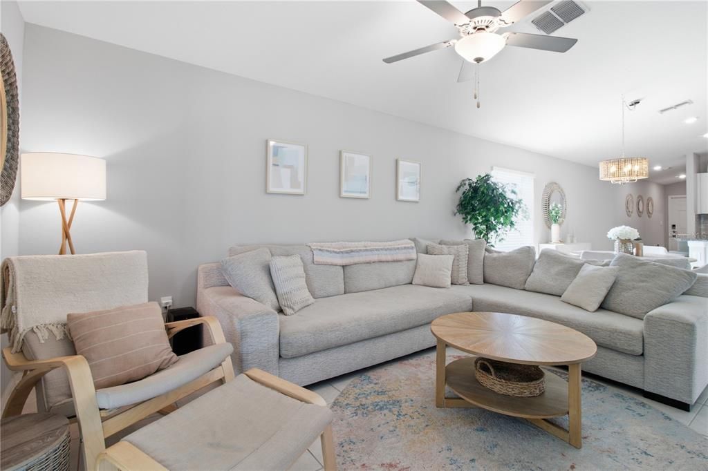 For Sale: $319,900 (3 beds, 2 baths, 1451 Square Feet)