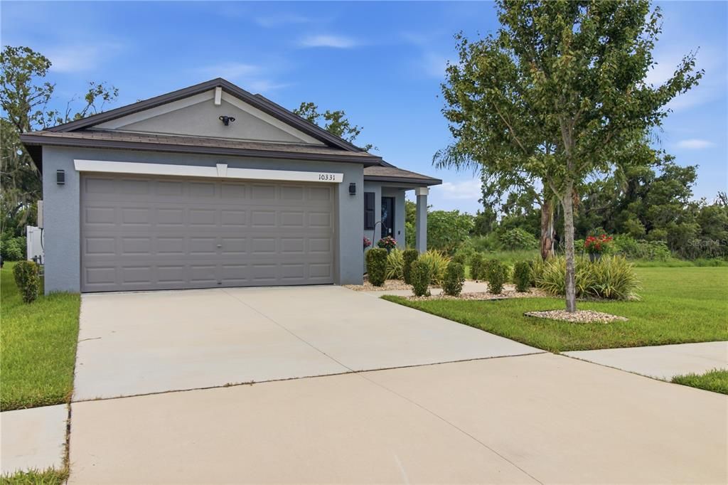 For Sale: $319,900 (3 beds, 2 baths, 1451 Square Feet)