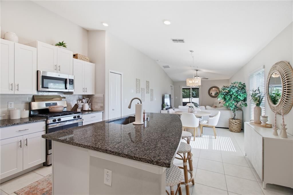 For Sale: $319,900 (3 beds, 2 baths, 1451 Square Feet)