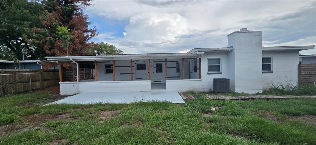 For Rent: $2,400 (3 beds, 2 baths, 1712 Square Feet)