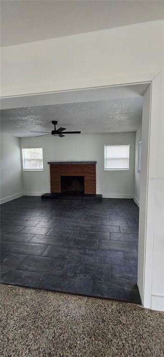 For Rent: $2,400 (3 beds, 2 baths, 1712 Square Feet)