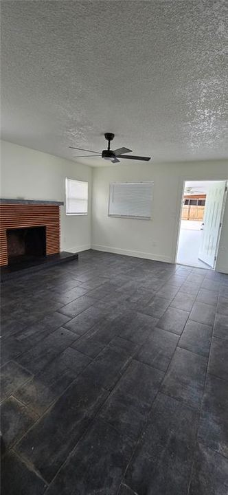For Rent: $2,400 (3 beds, 2 baths, 1712 Square Feet)