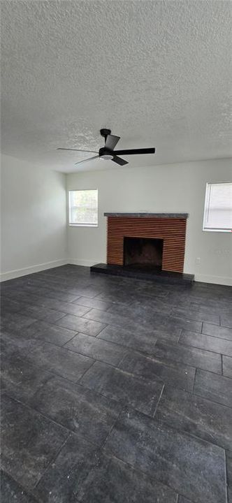 For Rent: $2,400 (3 beds, 2 baths, 1712 Square Feet)