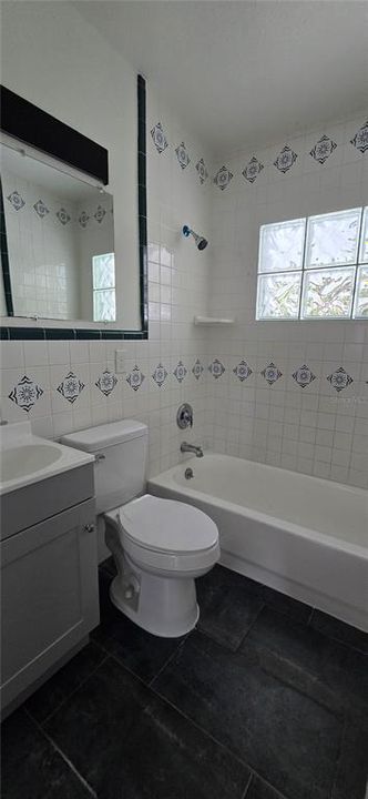 For Rent: $2,400 (3 beds, 2 baths, 1712 Square Feet)