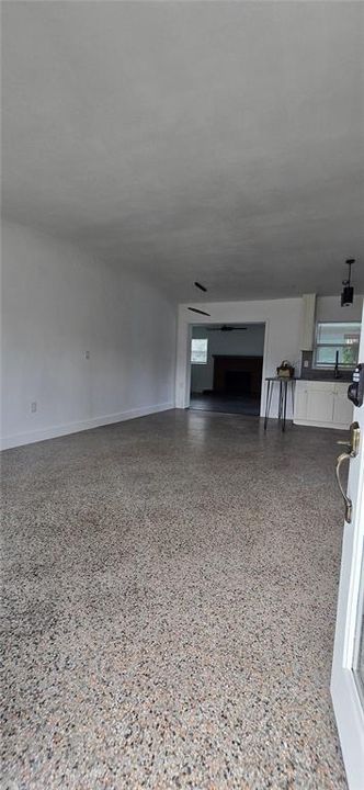 For Rent: $2,400 (3 beds, 2 baths, 1712 Square Feet)