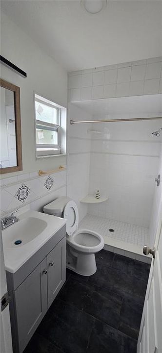 For Rent: $2,400 (3 beds, 2 baths, 1712 Square Feet)