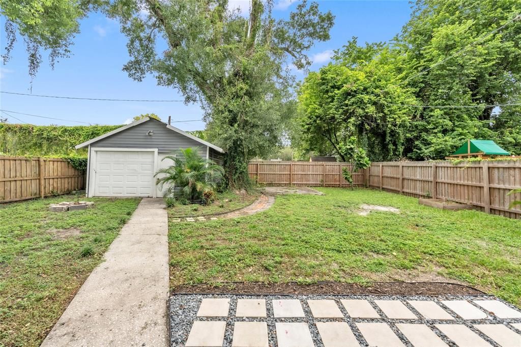 For Sale: $344,900 (3 beds, 1 baths, 1156 Square Feet)