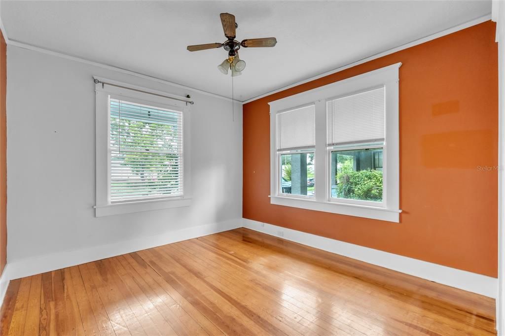 For Sale: $344,900 (3 beds, 1 baths, 1156 Square Feet)