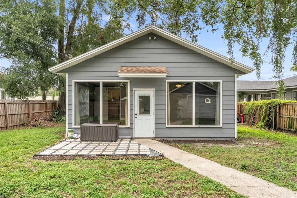 For Sale: $344,900 (3 beds, 1 baths, 1156 Square Feet)