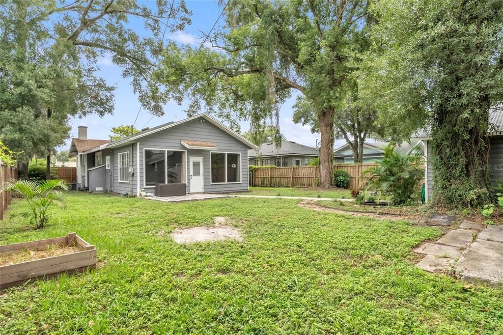 For Sale: $344,900 (3 beds, 1 baths, 1156 Square Feet)