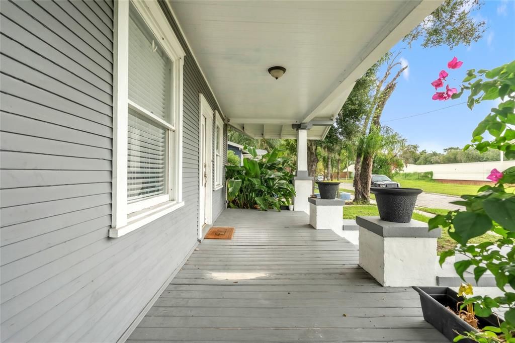 For Sale: $344,900 (3 beds, 1 baths, 1156 Square Feet)