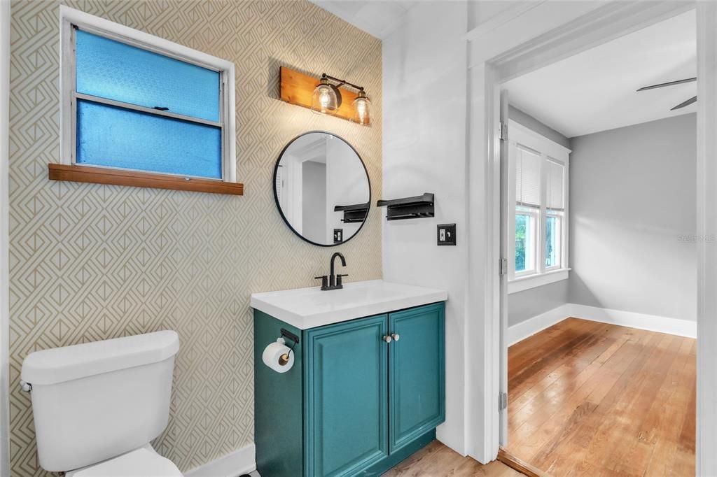 For Sale: $344,900 (3 beds, 1 baths, 1156 Square Feet)