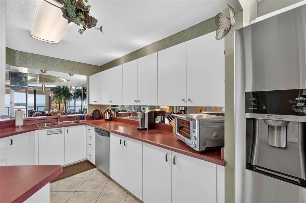 For Rent: $5,200 (2 beds, 2 baths, 1570 Square Feet)
