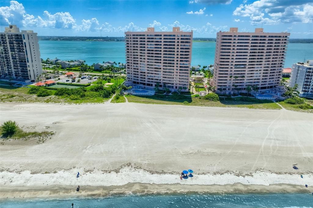 For Rent: $5,200 (2 beds, 2 baths, 1570 Square Feet)