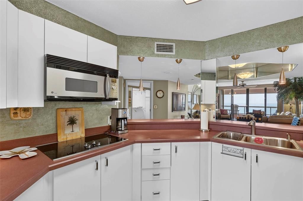 For Rent: $5,200 (2 beds, 2 baths, 1570 Square Feet)