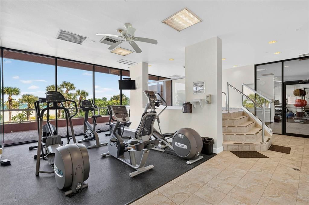 For Rent: $5,200 (2 beds, 2 baths, 1570 Square Feet)