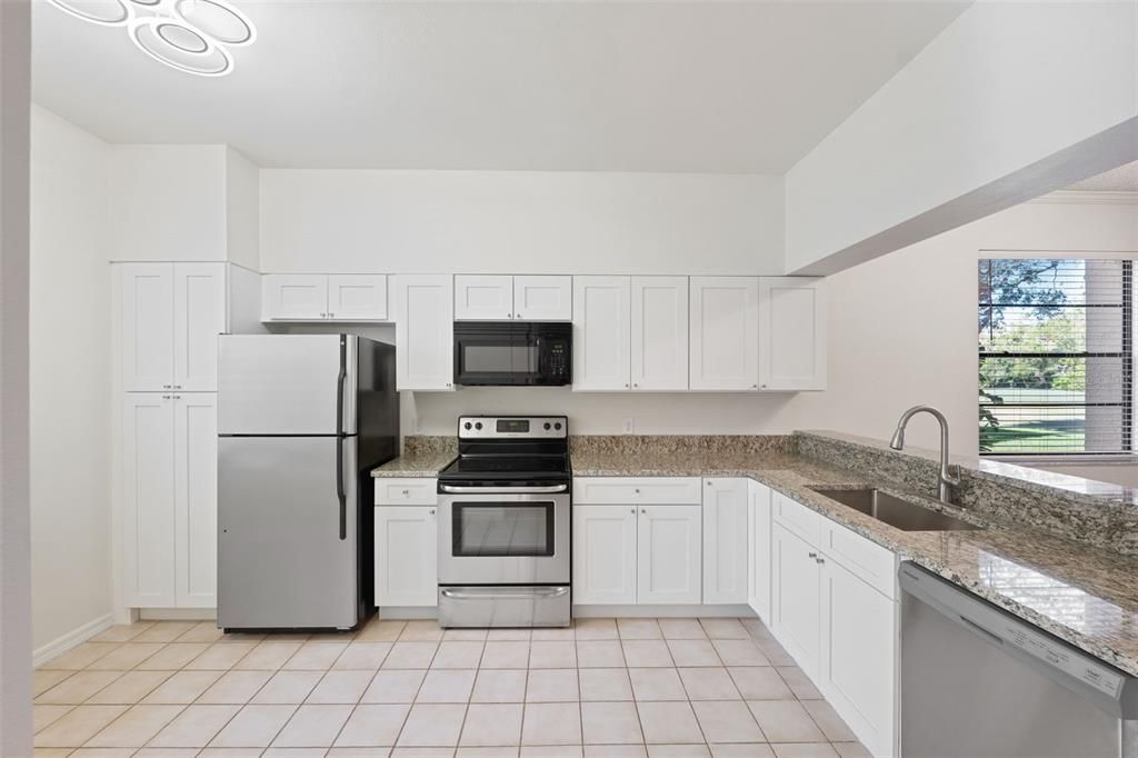 出租: $2,200 (2 贝兹, 2 浴室, 1334 平方英尺)