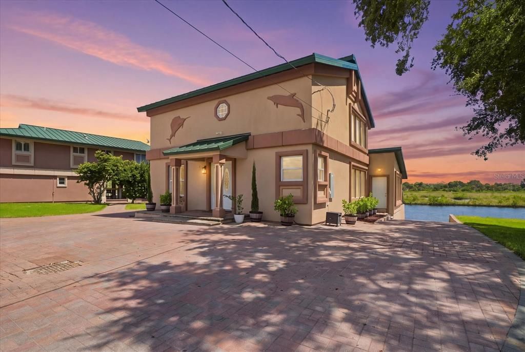 На продажу: $1,249,000 (2 спален, 2 ванн, 1906 Квадратных фут)