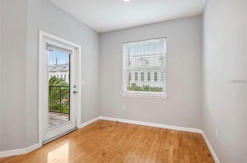 В аренду: $1,850 (1 спален, 1 ванн, 867 Квадратных фут)
