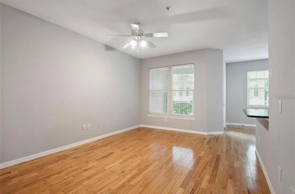 В аренду: $1,850 (1 спален, 1 ванн, 867 Квадратных фут)