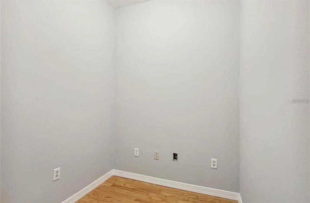 В аренду: $1,850 (1 спален, 1 ванн, 867 Квадратных фут)