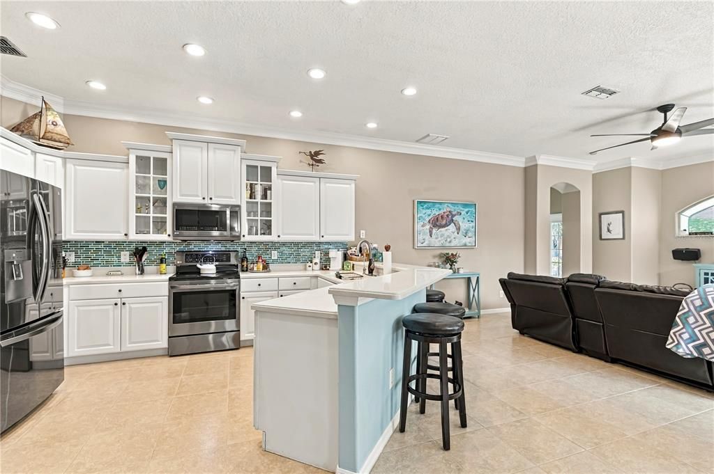 For Sale: $600,000 (4 beds, 3 baths, 2214 Square Feet)