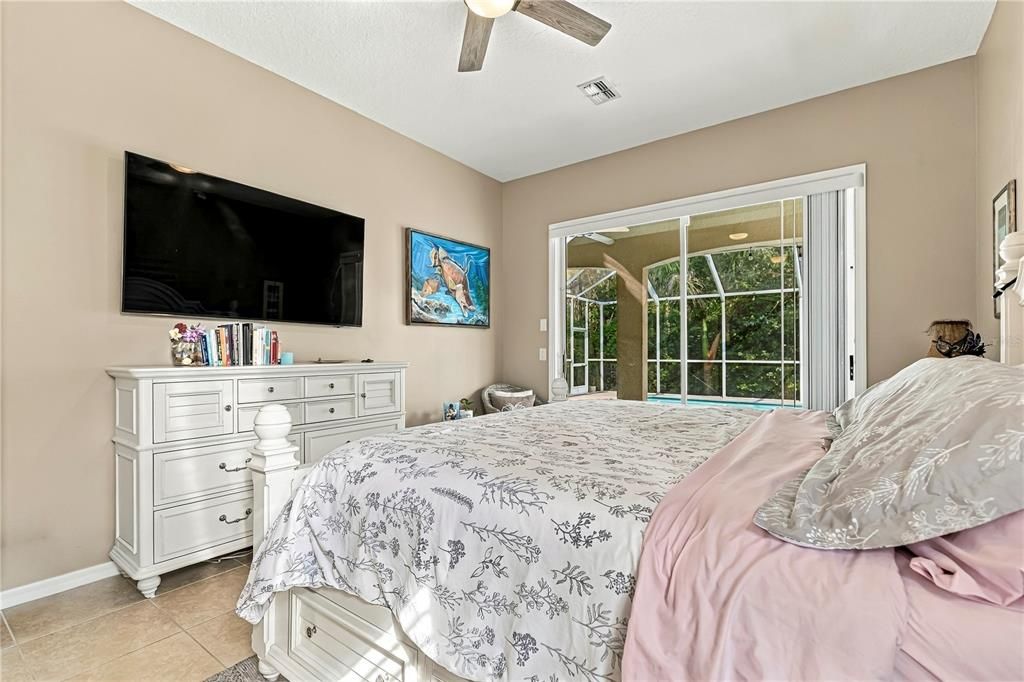 For Sale: $600,000 (4 beds, 3 baths, 2214 Square Feet)