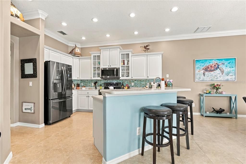 For Sale: $600,000 (4 beds, 3 baths, 2214 Square Feet)