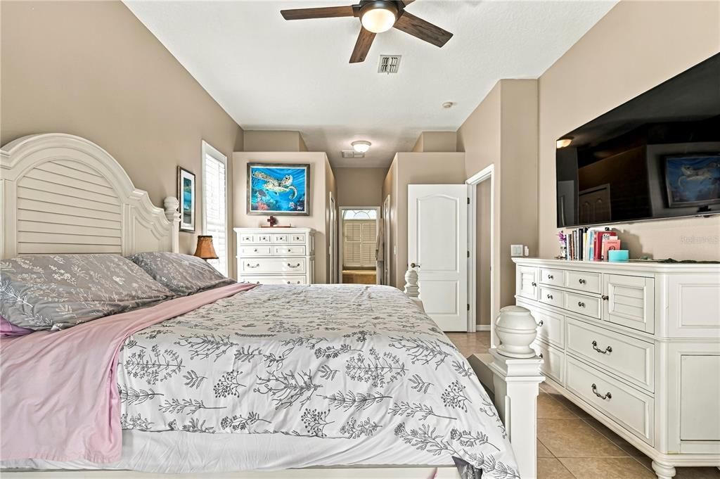 For Sale: $600,000 (4 beds, 3 baths, 2214 Square Feet)