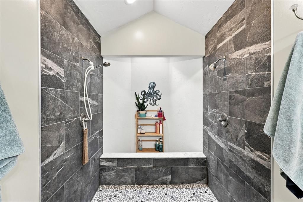 En Venta: $279,900 (2 camas, 2 baños, 1345 Pies cuadrados)