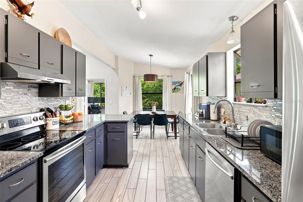En Venta: $279,900 (2 camas, 2 baños, 1345 Pies cuadrados)