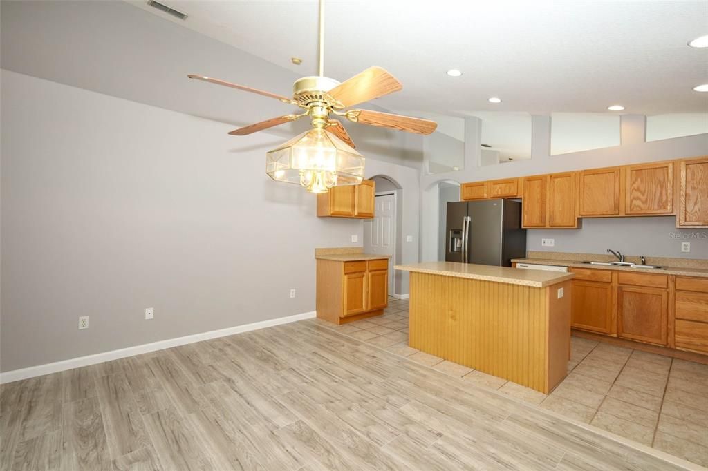 For Sale: $355,000 (3 beds, 2 baths, 1501 Square Feet)