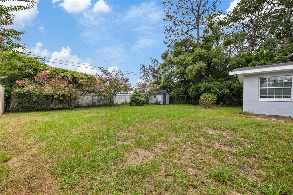 For Sale: $300,000 (2 beds, 2 baths, 1256 Square Feet)