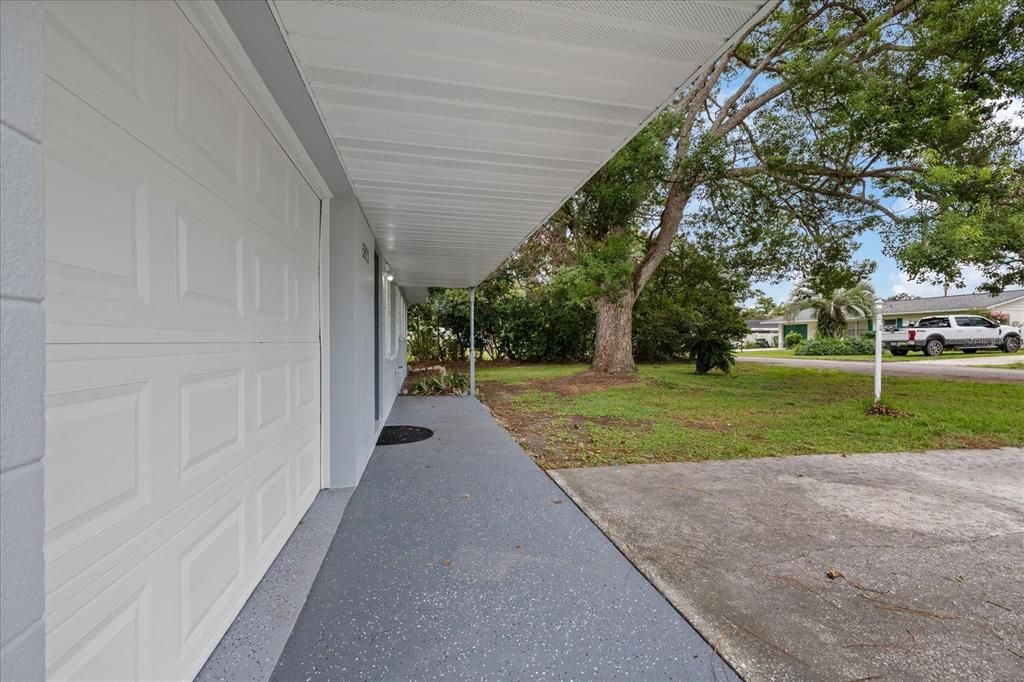 For Sale: $300,000 (2 beds, 2 baths, 1256 Square Feet)