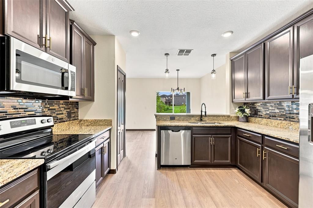 For Sale: $359,000 (3 beds, 2 baths, 1577 Square Feet)