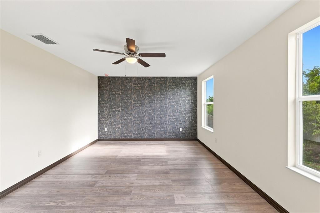 For Sale: $359,000 (3 beds, 2 baths, 1577 Square Feet)