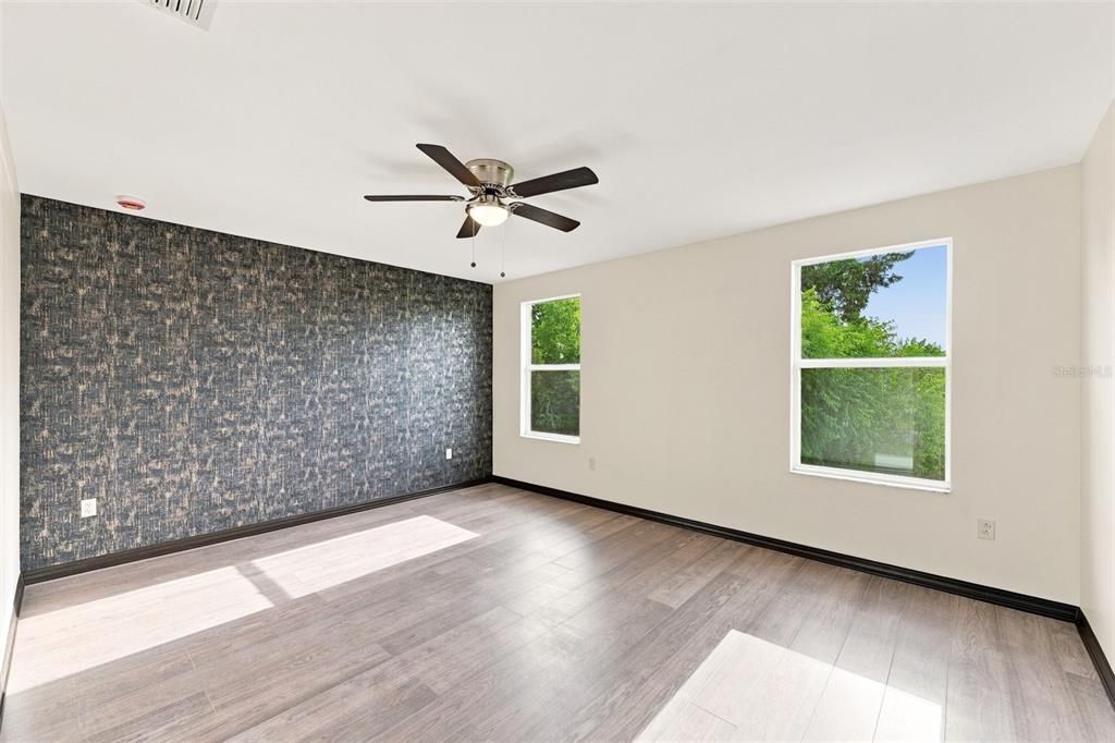 For Sale: $359,000 (3 beds, 2 baths, 1577 Square Feet)