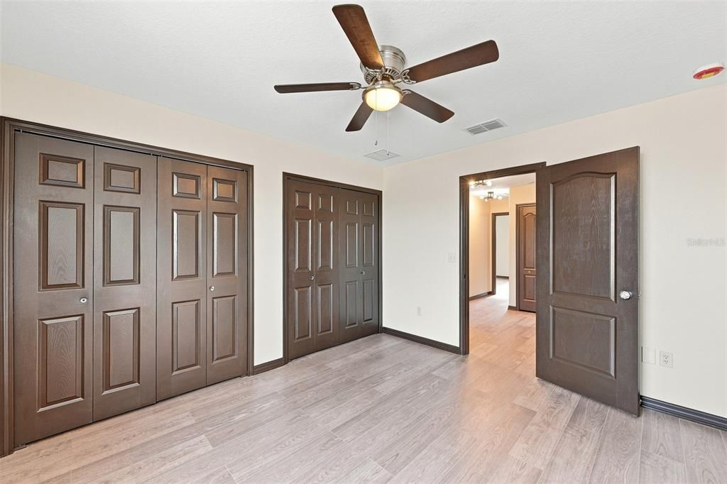 For Sale: $359,000 (3 beds, 2 baths, 1577 Square Feet)