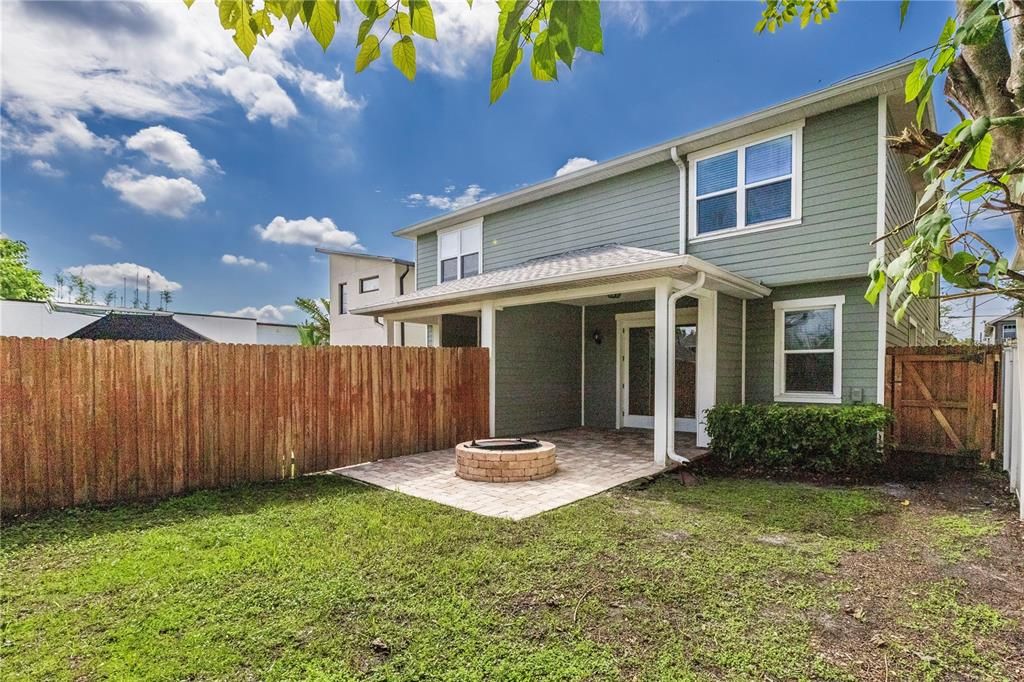 For Rent: $2,750 (3 beds, 2 baths, 1742 Square Feet)