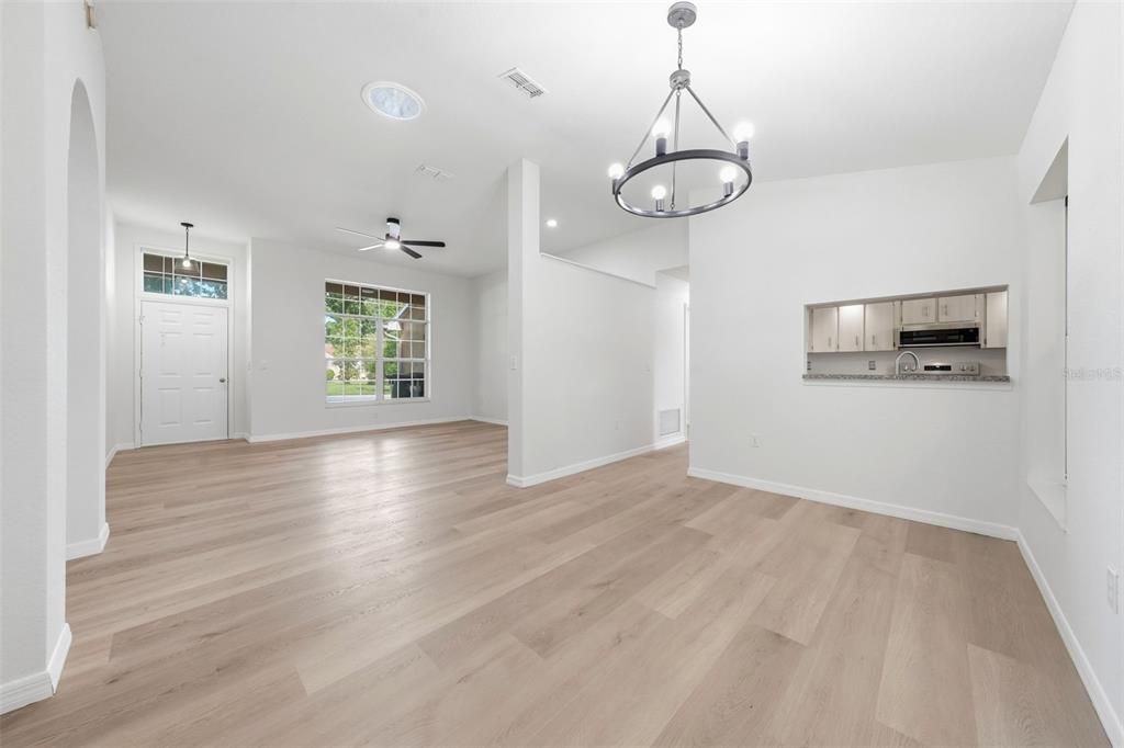 For Sale: $249,900 (3 beds, 2 baths, 1538 Square Feet)