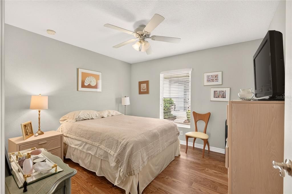 For Sale: $199,900 (2 beds, 2 baths, 1504 Square Feet)
