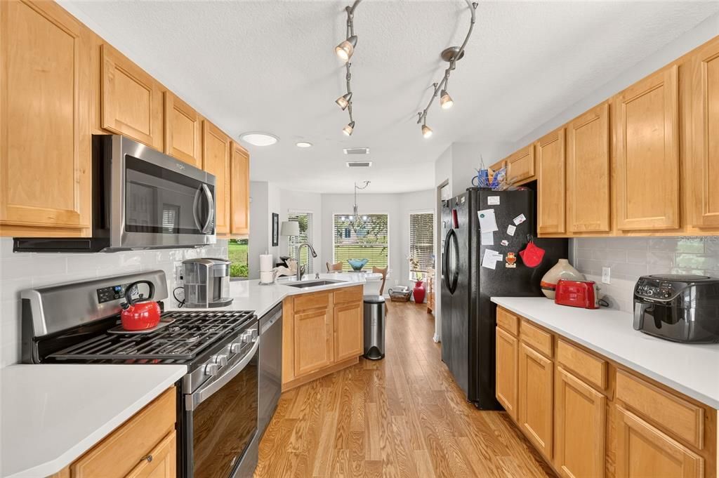 For Sale: $199,900 (2 beds, 2 baths, 1504 Square Feet)