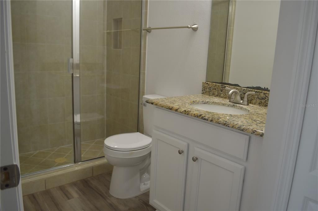 En Venta: $575,000 (4 camas, 3 baños, 2064 Pies cuadrados)