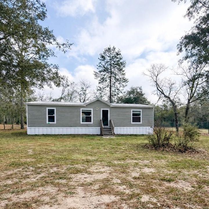 For Rent: $1,485 (3 beds, 2 baths, 1400 Square Feet)