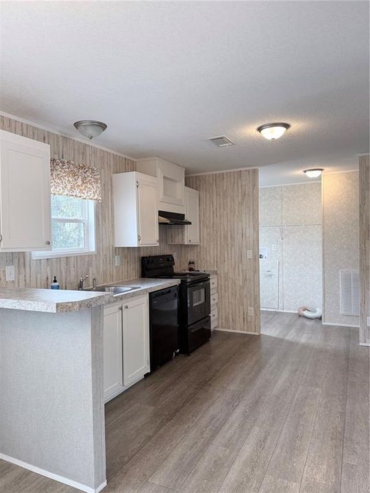 For Rent: $1,485 (3 beds, 2 baths, 1400 Square Feet)
