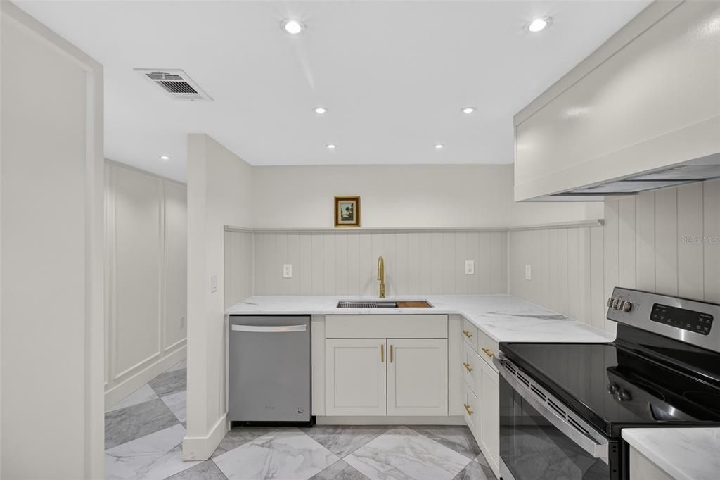 En Venta: $349,000 (2 camas, 1 baños, 770 Pies cuadrados)