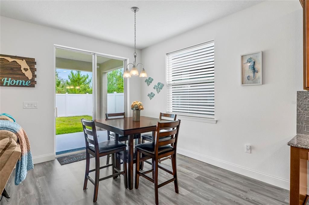 En Venta: $426,000 (5 camas, 3 baños, 2776 Pies cuadrados)