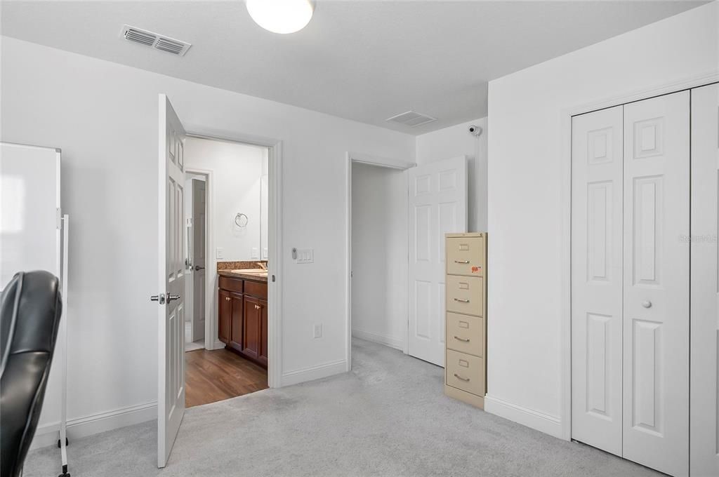En Venta: $426,000 (5 camas, 3 baños, 2776 Pies cuadrados)