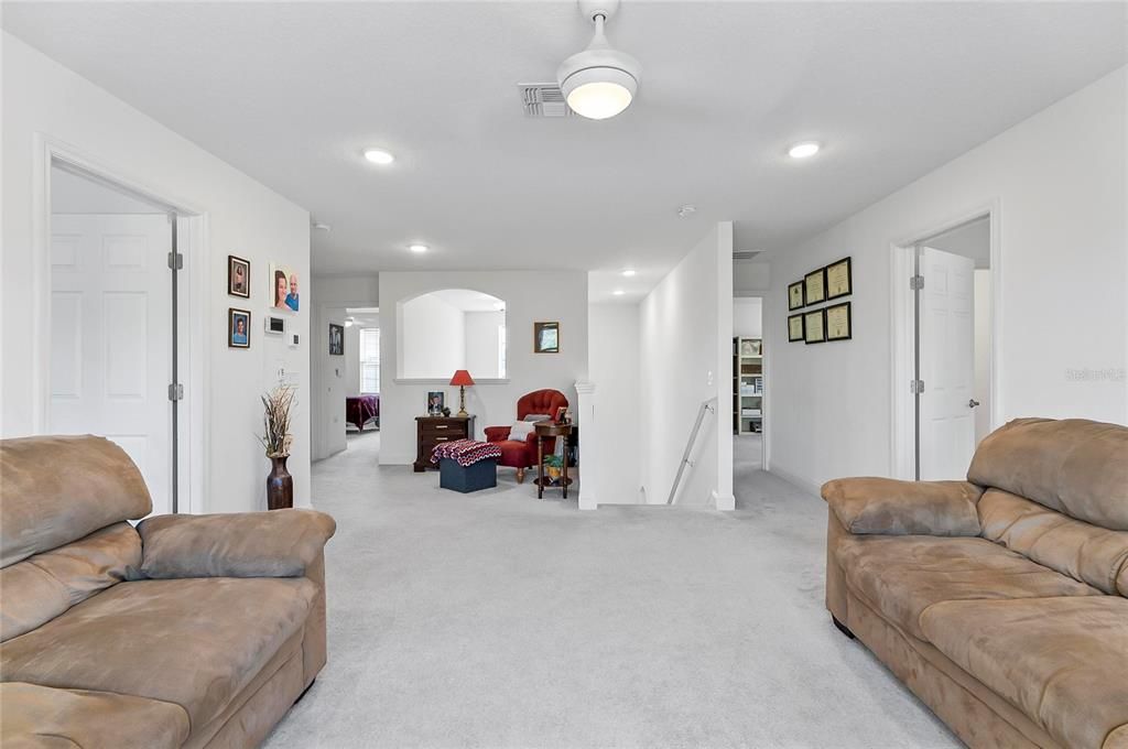 En Venta: $426,000 (5 camas, 3 baños, 2776 Pies cuadrados)